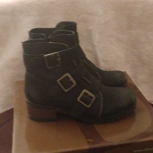 Diba Brand new size 6 Boots